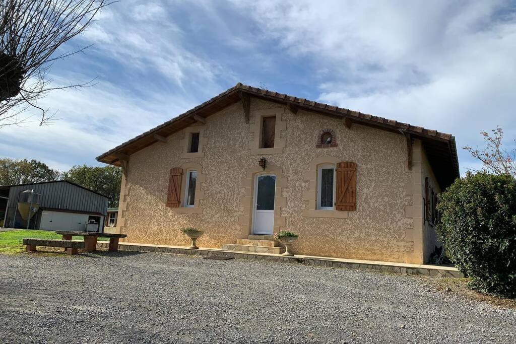 Gite Au Coeur De La Ferme Hauriet Exterior photo